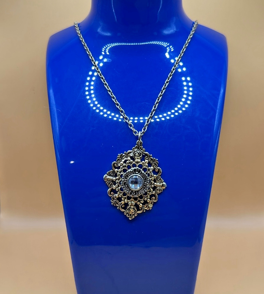 AGIL Silver Tone Filigree Pendant Necklace Clear Rhinestone 22in